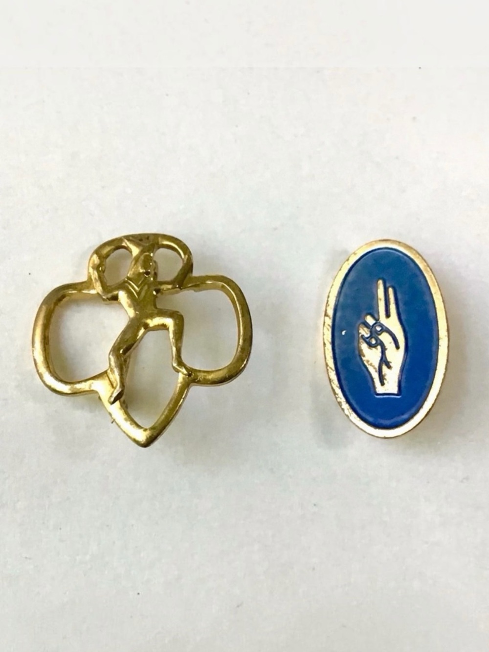 Vintage 60s Girl Scouts Brownies Pins Lot 2 Membership Two Finger Salute Promise